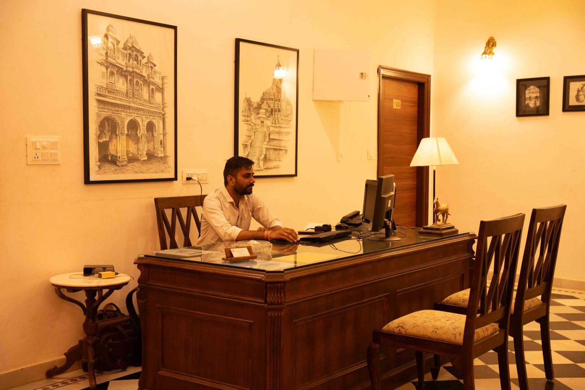 Hotel Karohi Villa ウダイプル エクステリア 写真