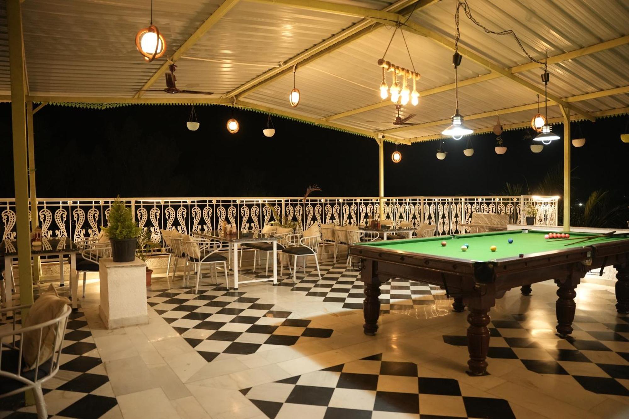 Hotel Karohi Villa ウダイプル エクステリア 写真