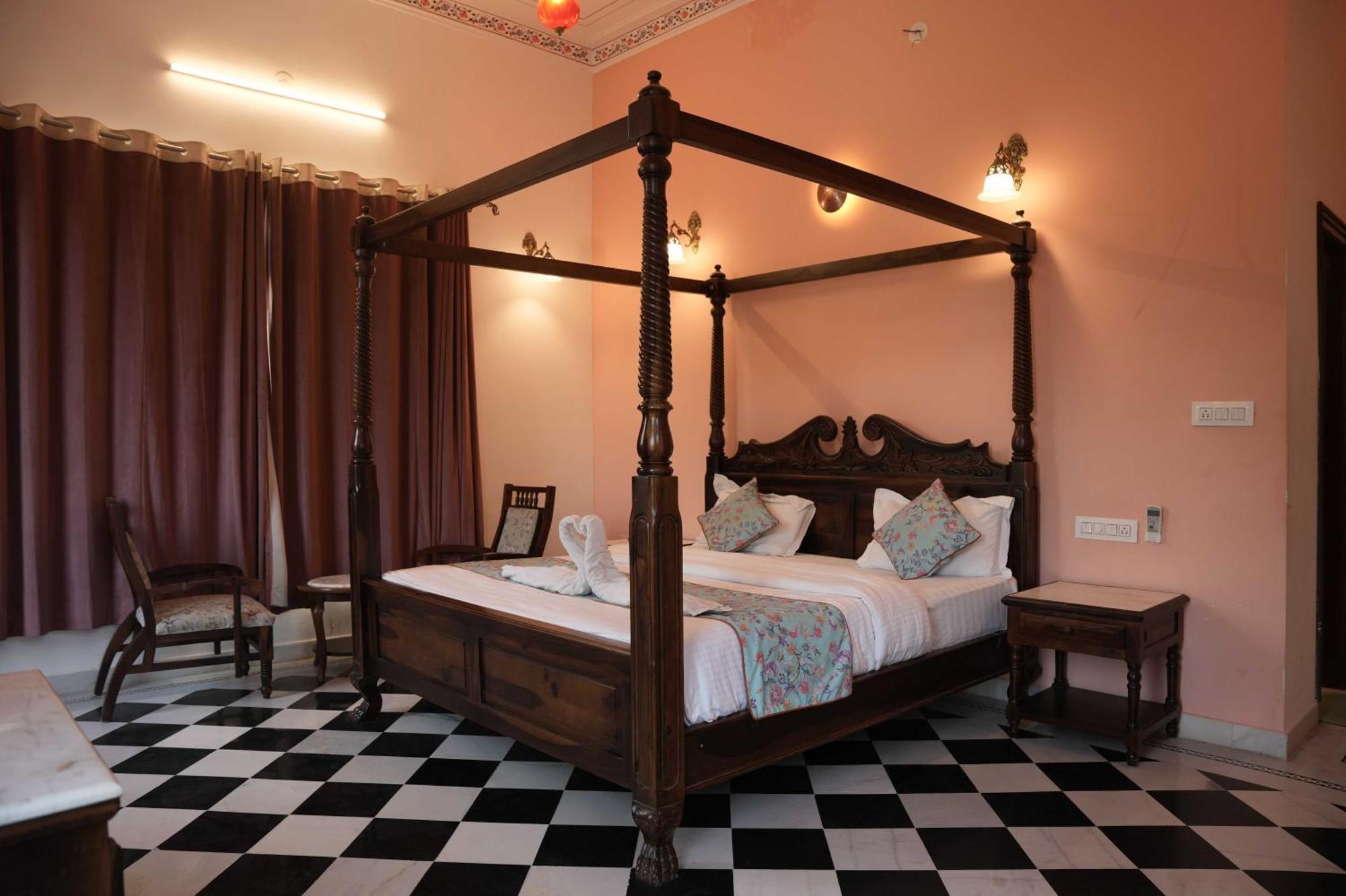 Hotel Karohi Villa ウダイプル エクステリア 写真